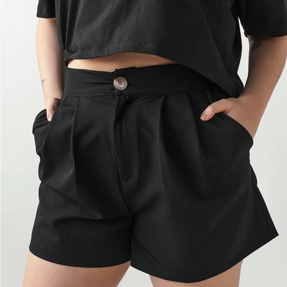 NWT Dailystory Nina Shorts – Black | XS